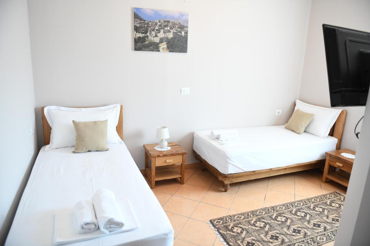 Guesthouse Leo Берат Экстерьер фото