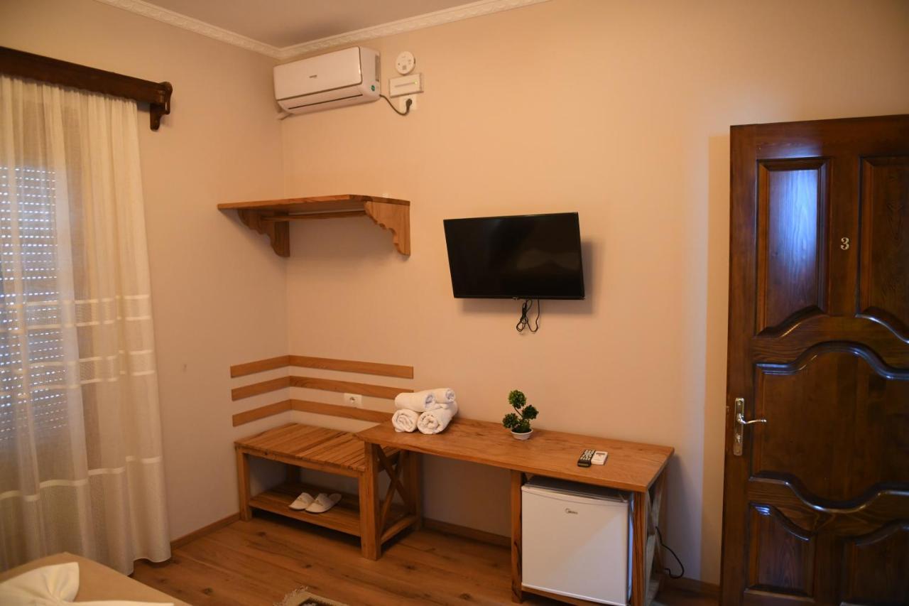 Guesthouse Leo Берат Экстерьер фото