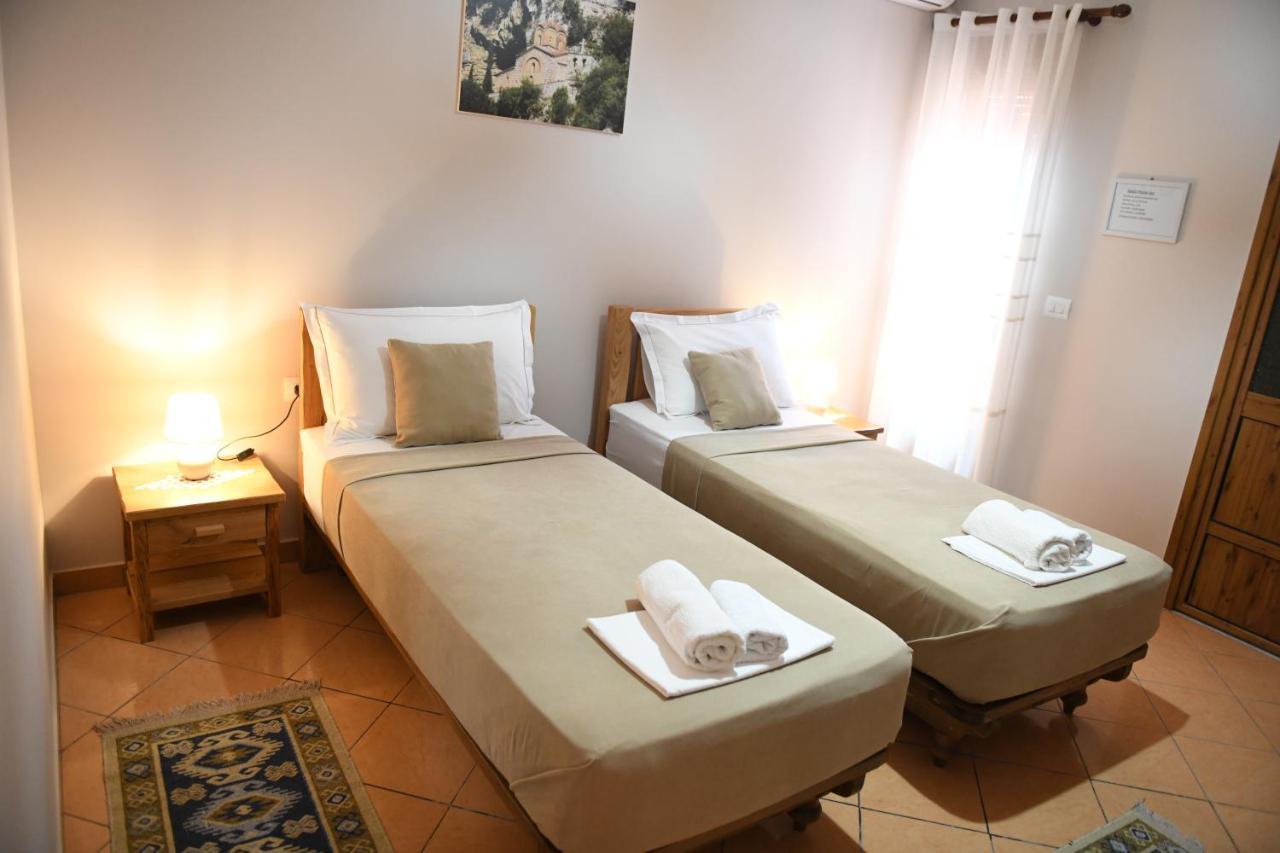 Guesthouse Leo Берат Экстерьер фото