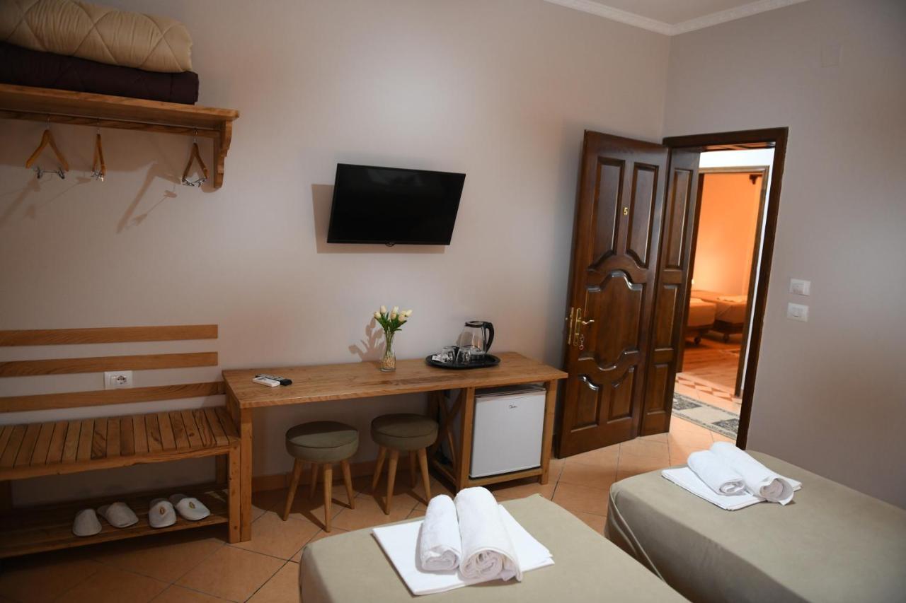 Guesthouse Leo Берат Экстерьер фото