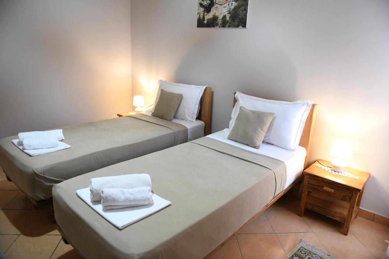 Guesthouse Leo Берат Экстерьер фото
