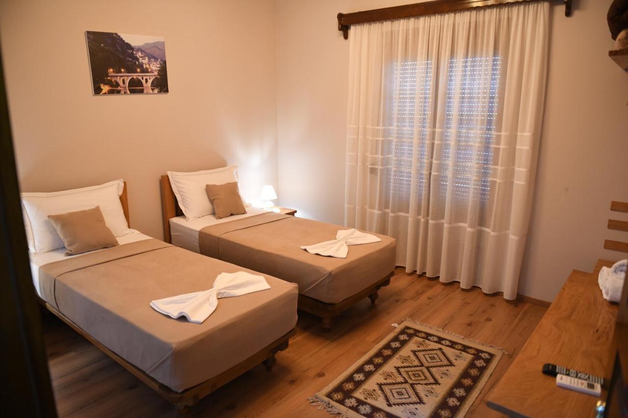 Guesthouse Leo Берат Экстерьер фото