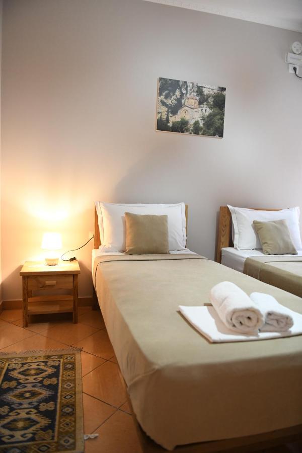 Guesthouse Leo Берат Экстерьер фото