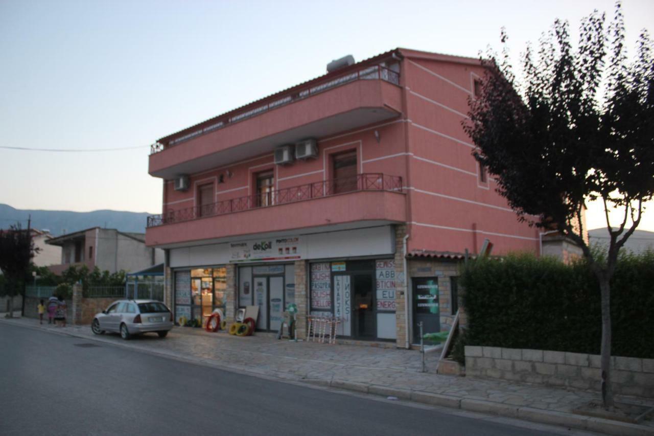 Guesthouse Leo Берат Экстерьер фото